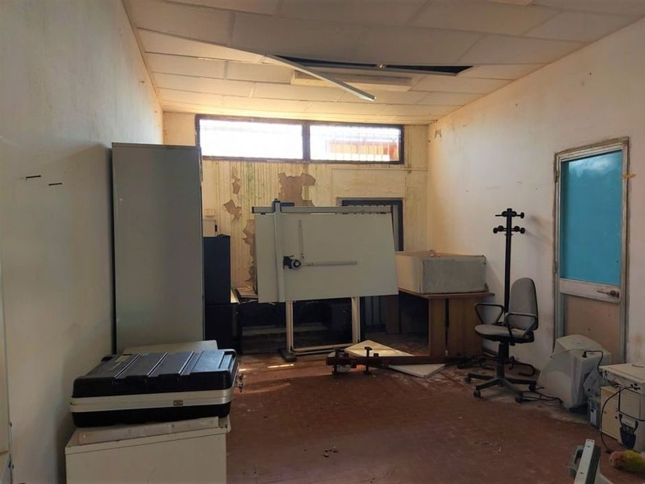 #10007 Capannoni industriali con corte di pertinenza in vendita - foto 10
