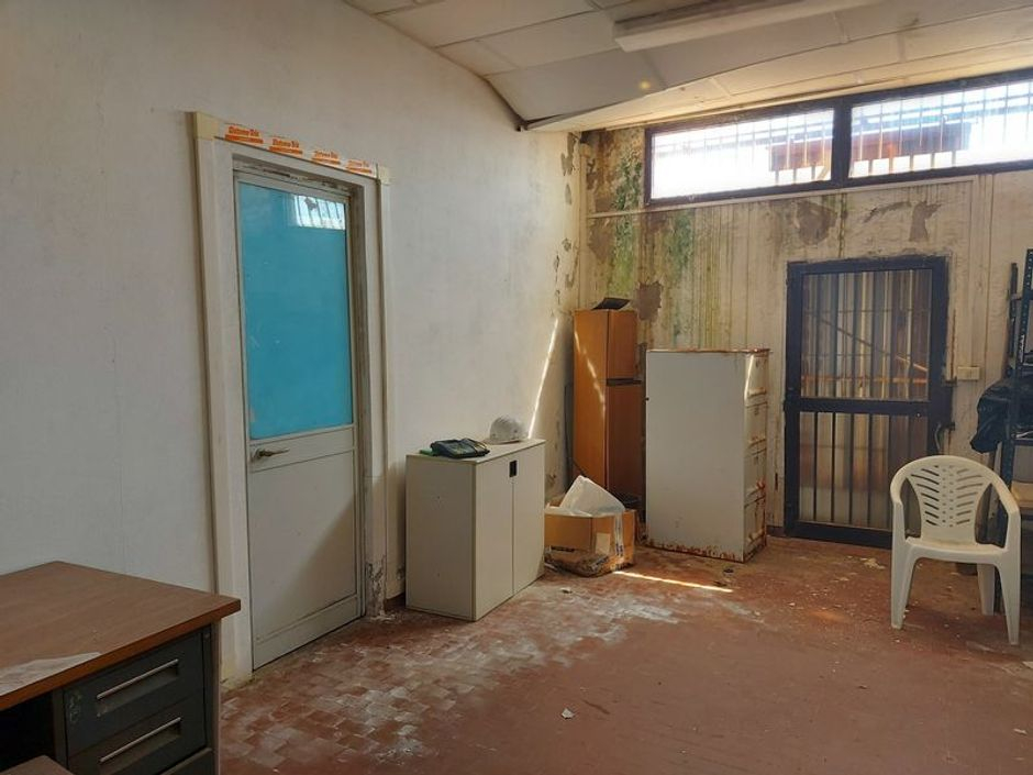 #10007 Capannoni industriali con corte di pertinenza in vendita - foto 11