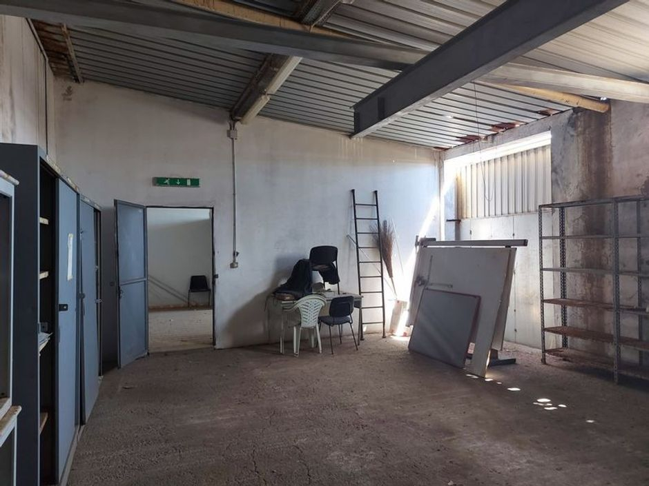 #10007 Capannoni industriali con corte di pertinenza in vendita - foto 17