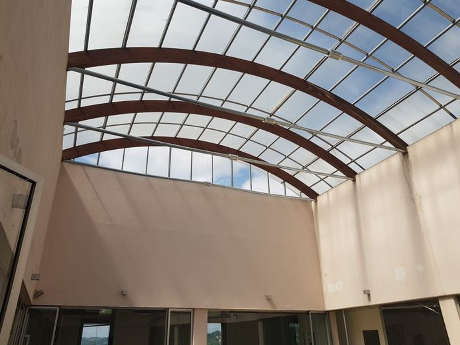 #10042 Capannone commerciale con Show room, uffici e magazzini in vendita - foto 2