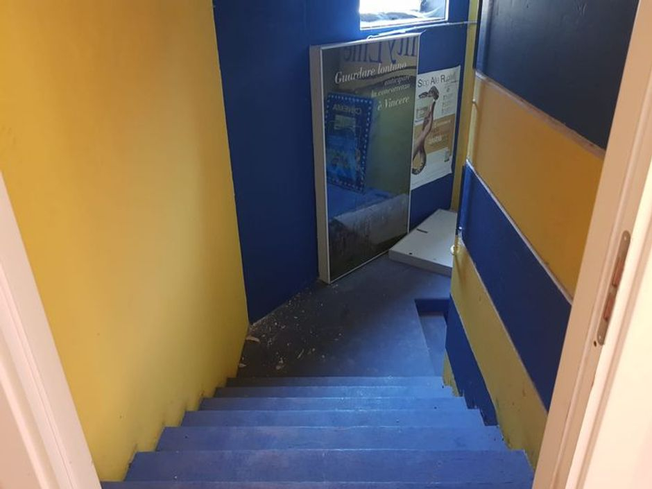 #10042 Capannone commerciale con Show room, uffici e magazzini in vendita - foto 24