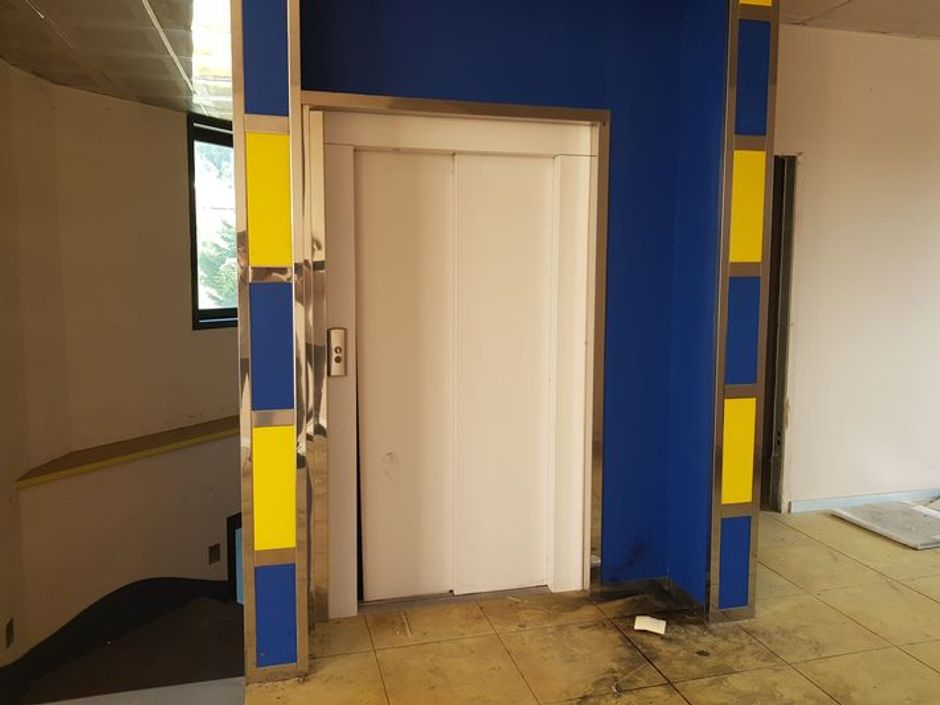 #10042 Capannone commerciale con Show room, uffici e magazzini in vendita - foto 25