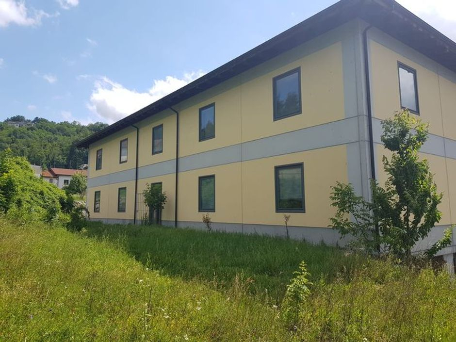 #10042 Capannone commerciale con Show room, uffici e magazzini in vendita - foto 30