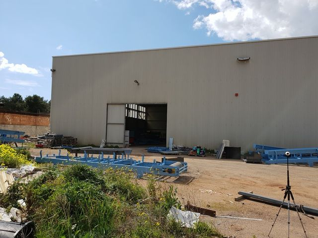Fabbricati industriali in vendita