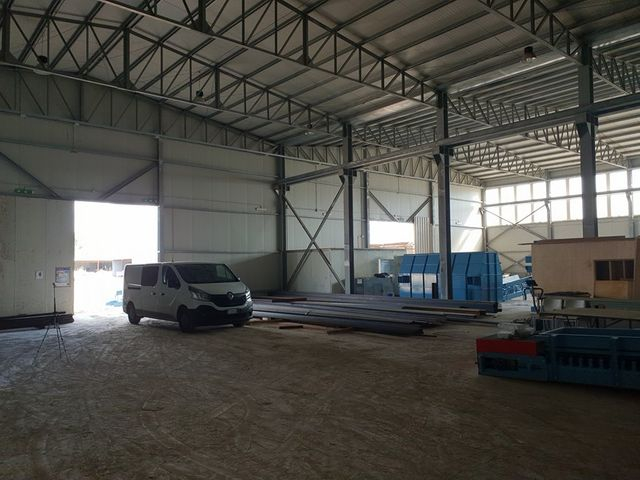 Fabbricati industriali in vendita