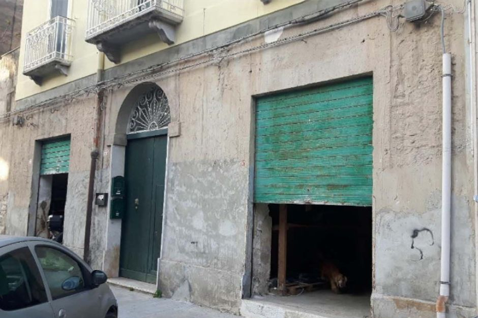 #10266 Magazzino terrano in vendita - foto 1