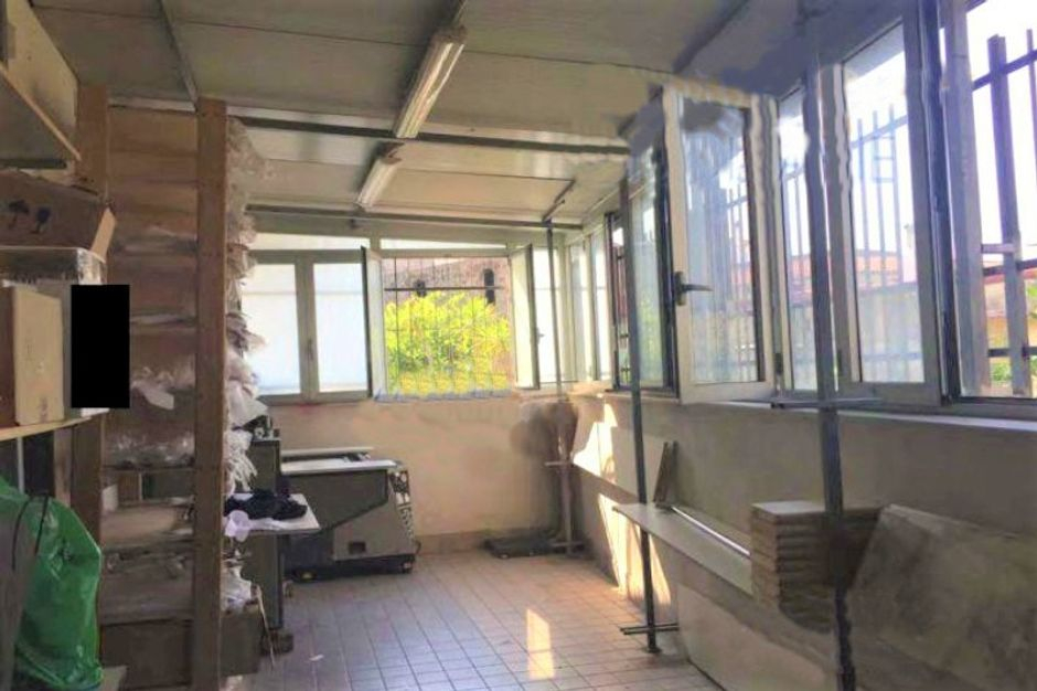 #10295 Laboratorio artigianale e posto auto in vendita - foto 1