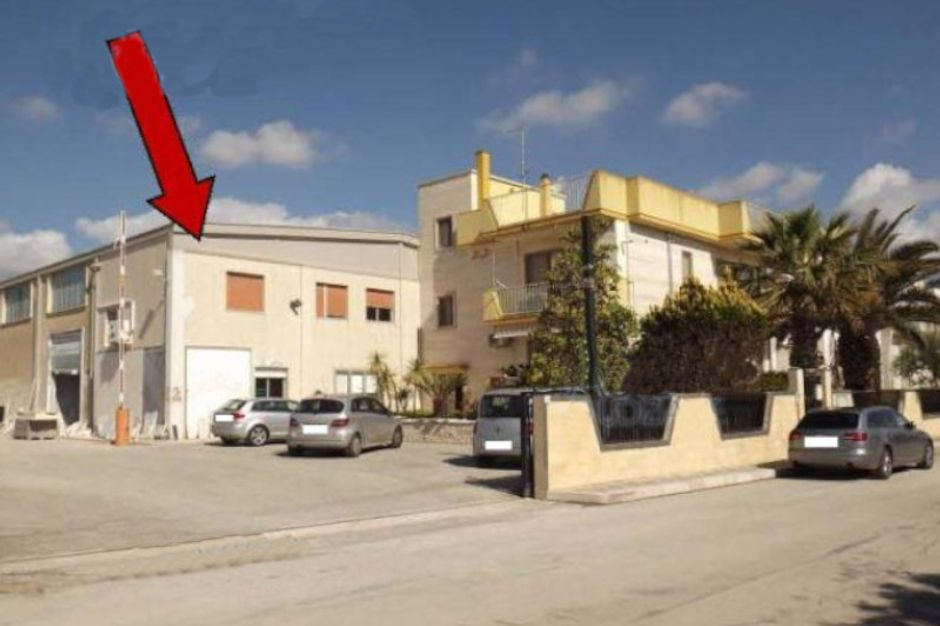 #10380 Capannone industriale con area esterna in vendita - foto 1