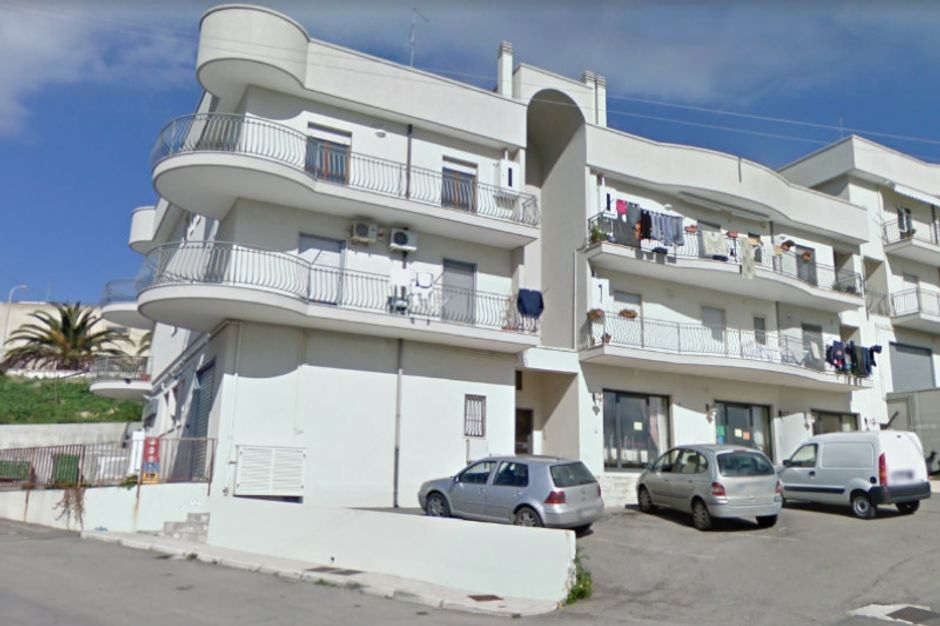 #10381 Locale ad uso commerciale a piano terra in vendita - foto 1