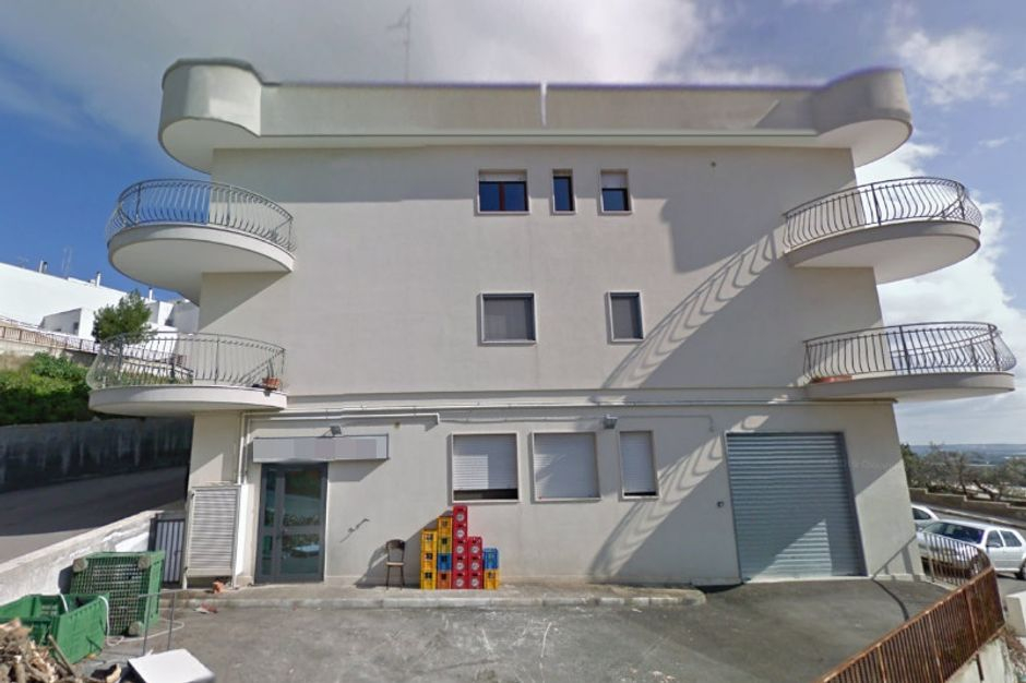#10381 Locale ad uso commerciale a piano terra in vendita - foto 2