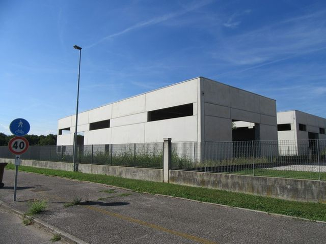Stabilimenti produttivi in vendita