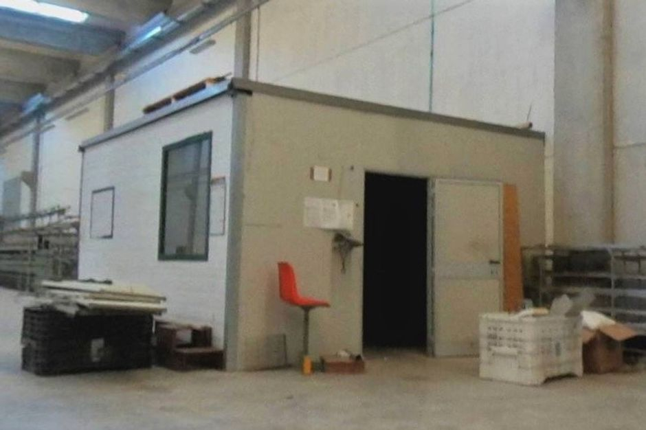 #10411 Porzione di capannone (sub 7) in opificio in vendita - foto 3