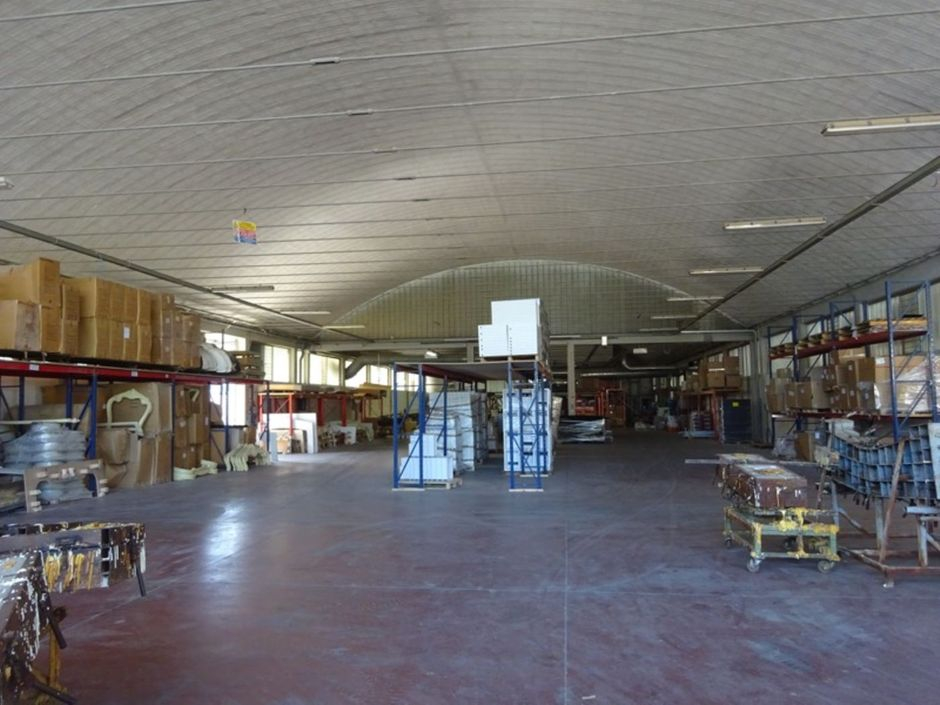 #1042 Opificio industriale con cortile privato in vendita - foto 5