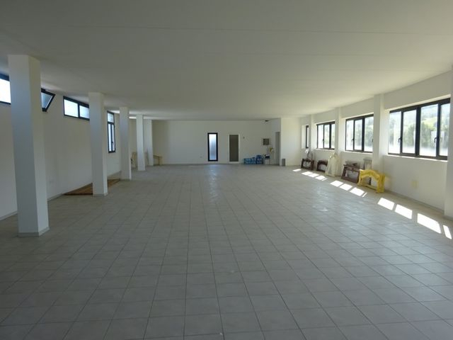 Con servizi in vendita