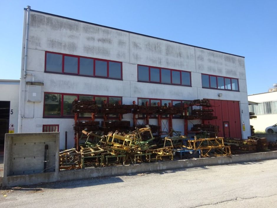 #1042 Opificio industriale con cortile privato in vendita - foto 16