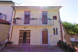 Two storey house with shop - Lote 10489 (Subasta 10489)