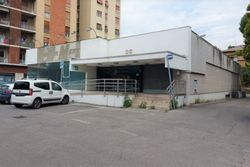 Commercial building with private parking - Lot 10514 (Auction 10514)