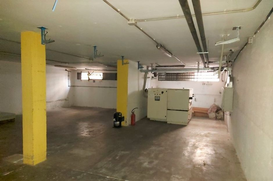 #10514 Edificio commerciale con parcheggio privato in vendita - foto 8