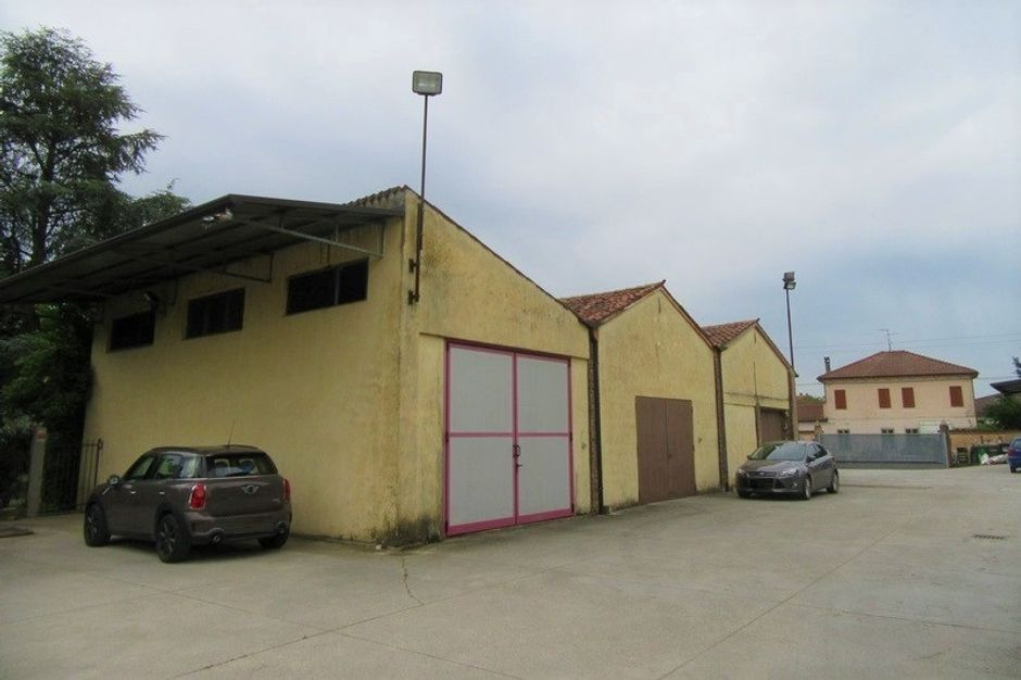 #10516 Complesso produttivo con capacità edificatoria in vendita - foto 6