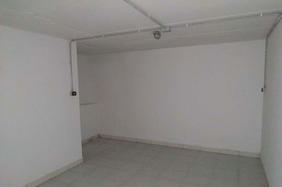 #10622 Negozio (sub 130) con magazzino e garage in vendita - foto 7