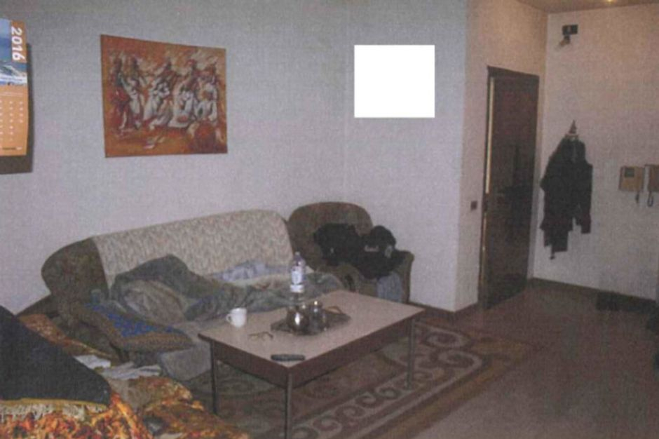 #10769 Capannone con locale commerciale e due appartamenti in vendita - foto 4