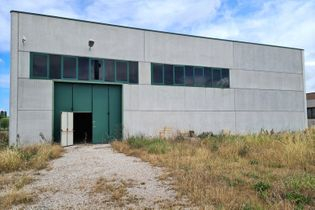 Capannoni artigianali in vendita