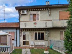 Quotas of two houses placed side by side - Lot 10866 (Auction 10866)