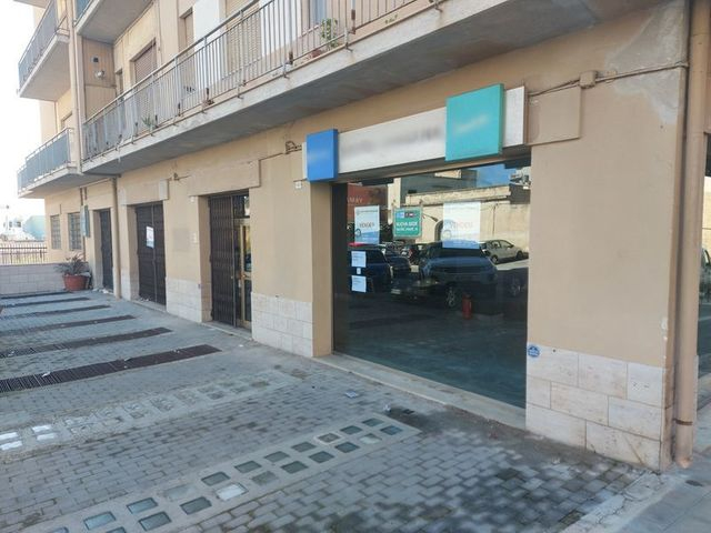 Negozi in vendita