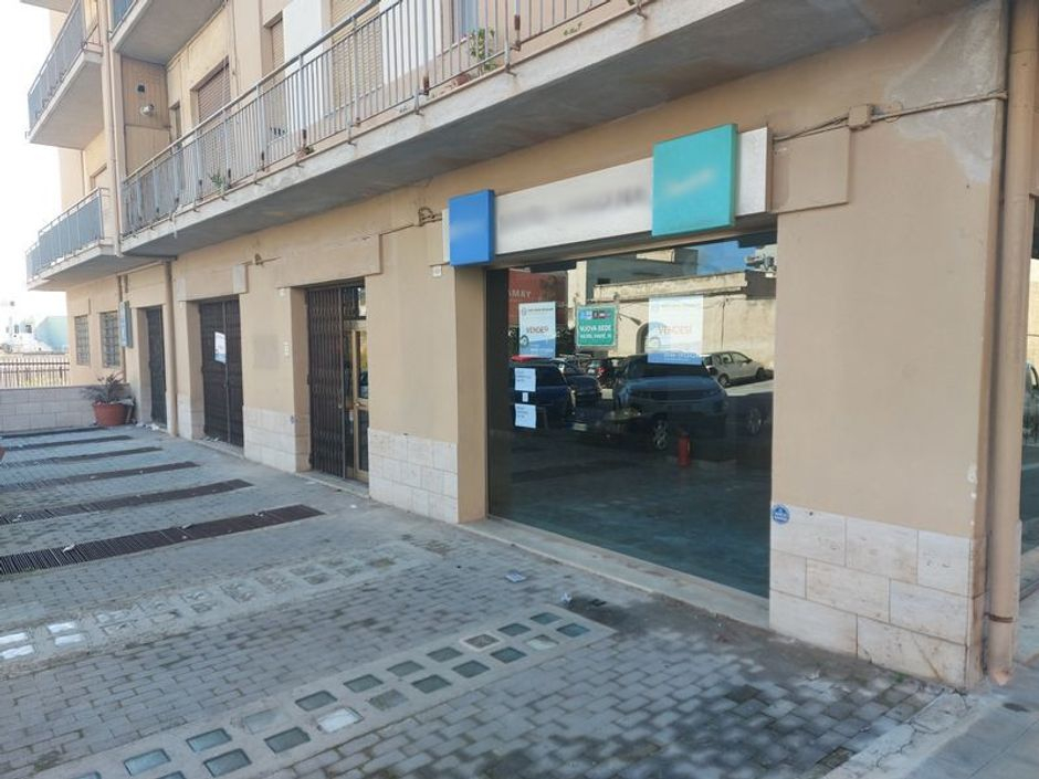 #10903 Locale commerciale al piano terra in vendita - foto 2