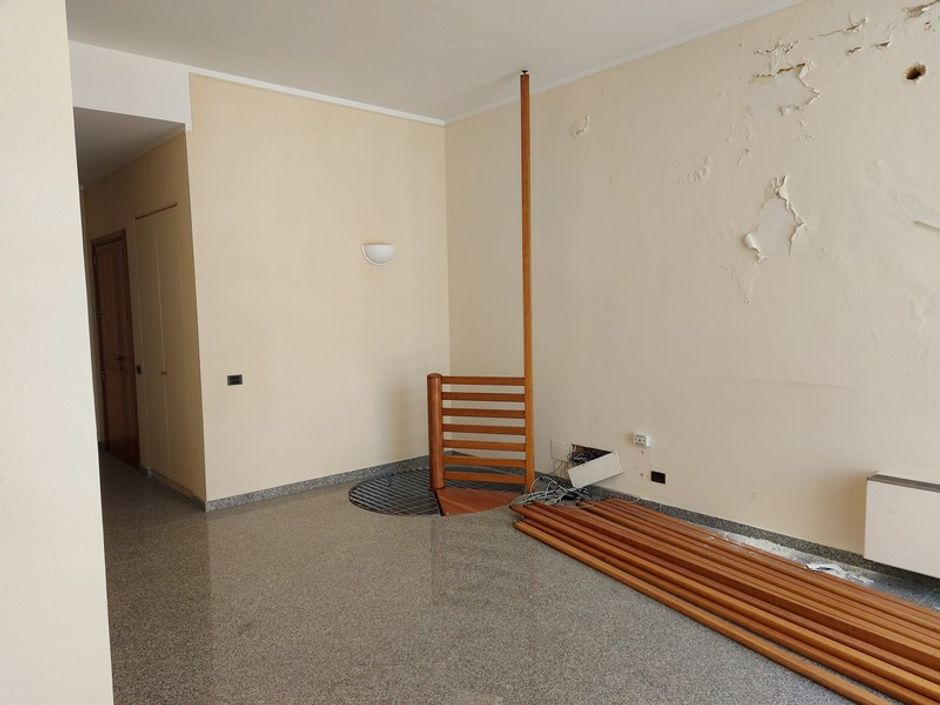 #10935 Negozio, ufficio e 2 magazzini zona centrale in vendita - foto 6