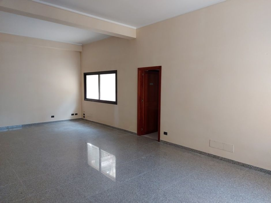 #10935 Negozio, ufficio e 2 magazzini zona centrale in vendita - foto 8