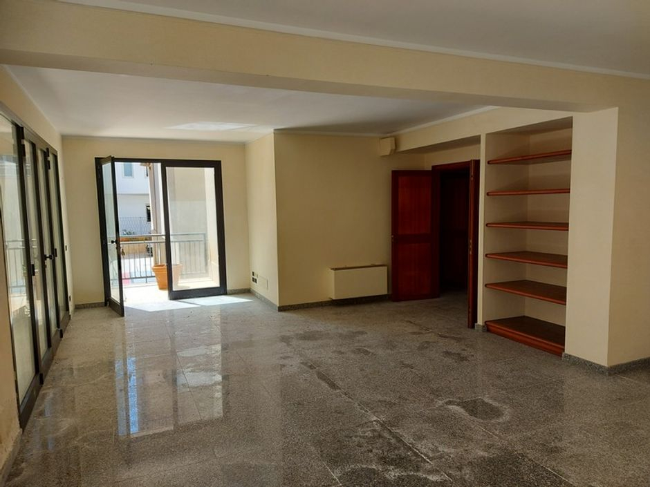 #10935 Negozio, ufficio e 2 magazzini zona centrale in vendita - foto 12