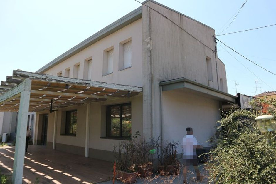 #10992 Porzione di edificio adibito a ristorante/ufficio e centro benessere in vendita - foto 1
