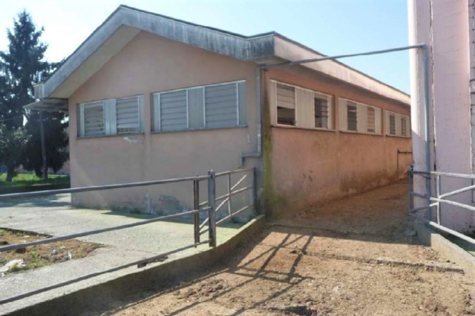 #11006 Complesso agricolo con stalle e terreno in vendita - foto 2