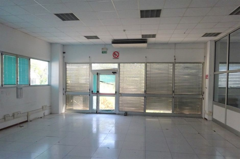 #11035 Edificio commerciale con uffici e fotovoltaico in vendita - foto 2