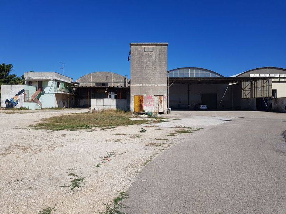 #11040 Capannone industriale con appartamento ed area di pertinenza in vendita - foto 4