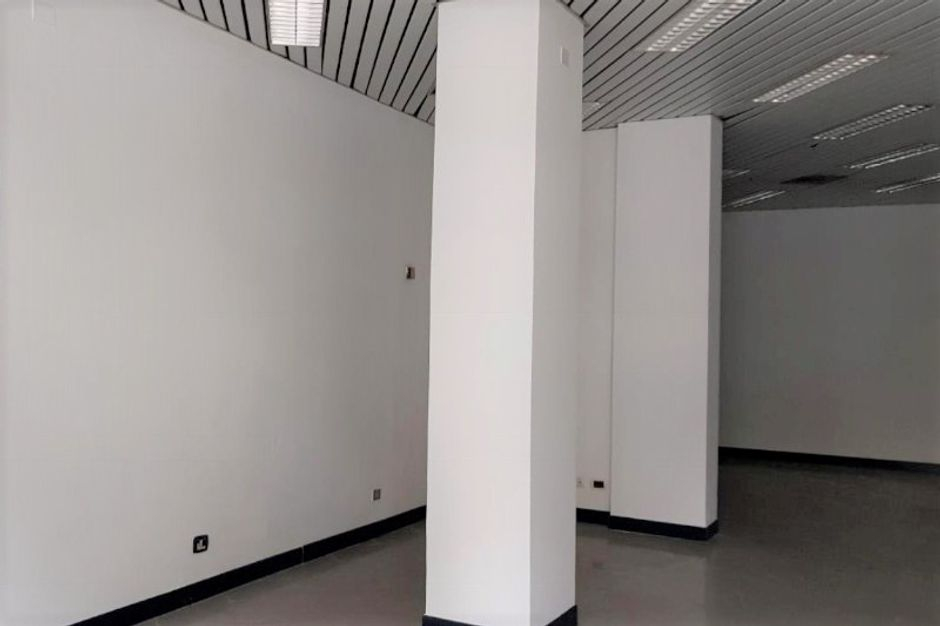 #11050 Quota 1/4 negozio su due piani con terrazzo in vendita - foto 5