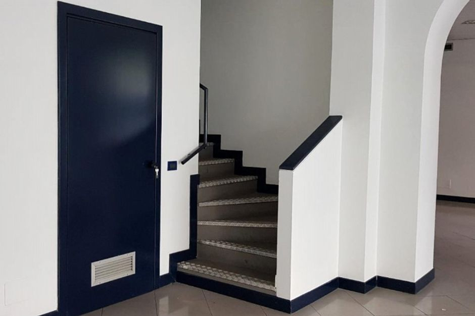 #11050 Quota 1/4 negozio su due piani con terrazzo in vendita - foto 8