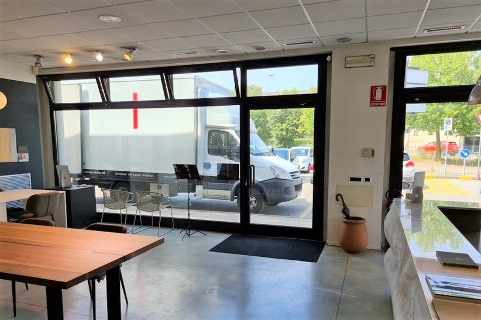 #11073 Open space commerciale al piano terra in vendita - foto 2