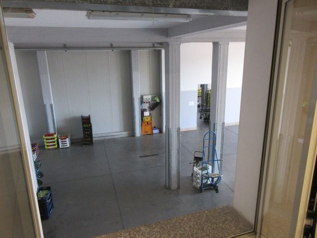 Locali deposito in vendita