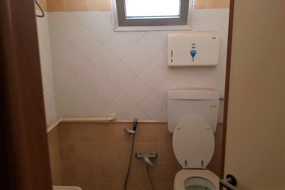 #11089 Capannone con laboratorio, negozio e zona uffici in vendita - foto 17