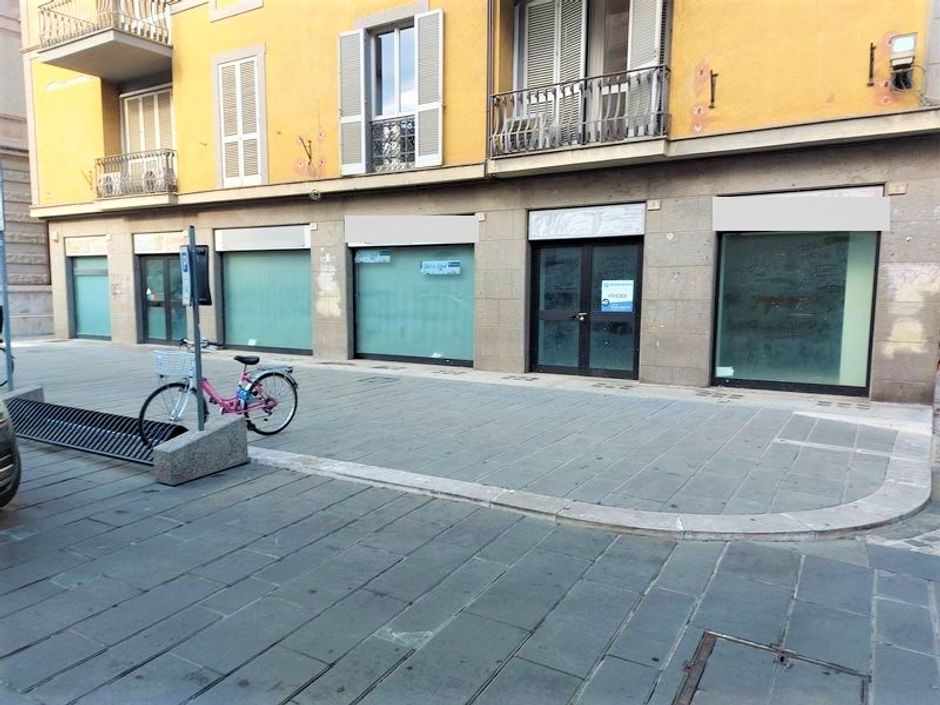 #11169 Ampio negozio con magazzino in pieno centro storico in vendita - foto 2