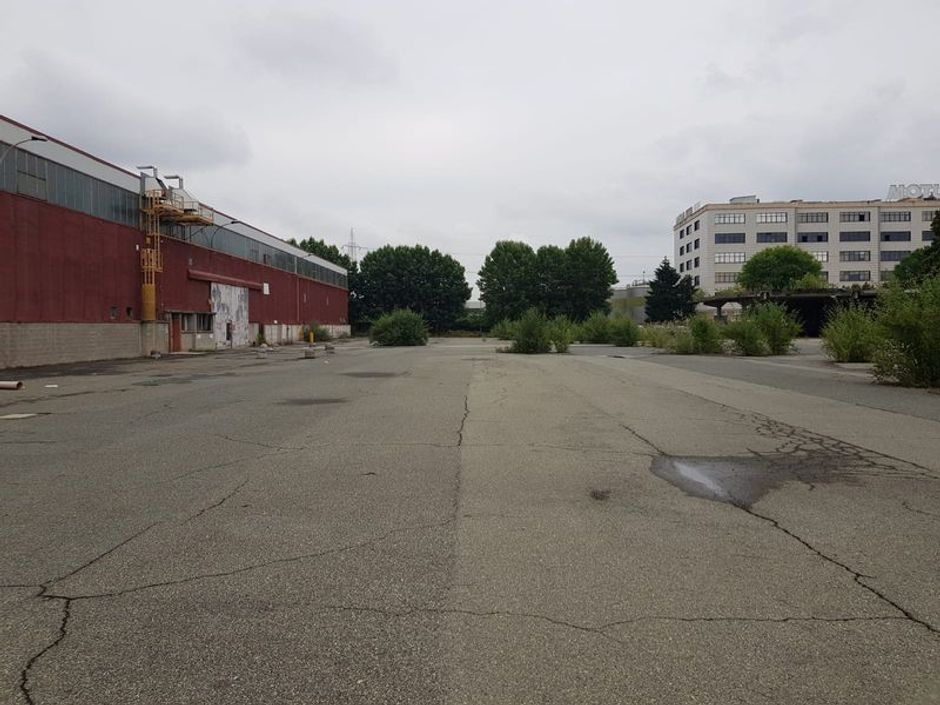 #11182 Complesso immobiliare con capannoni, palazzina uffici e servizi in vendita - foto 9