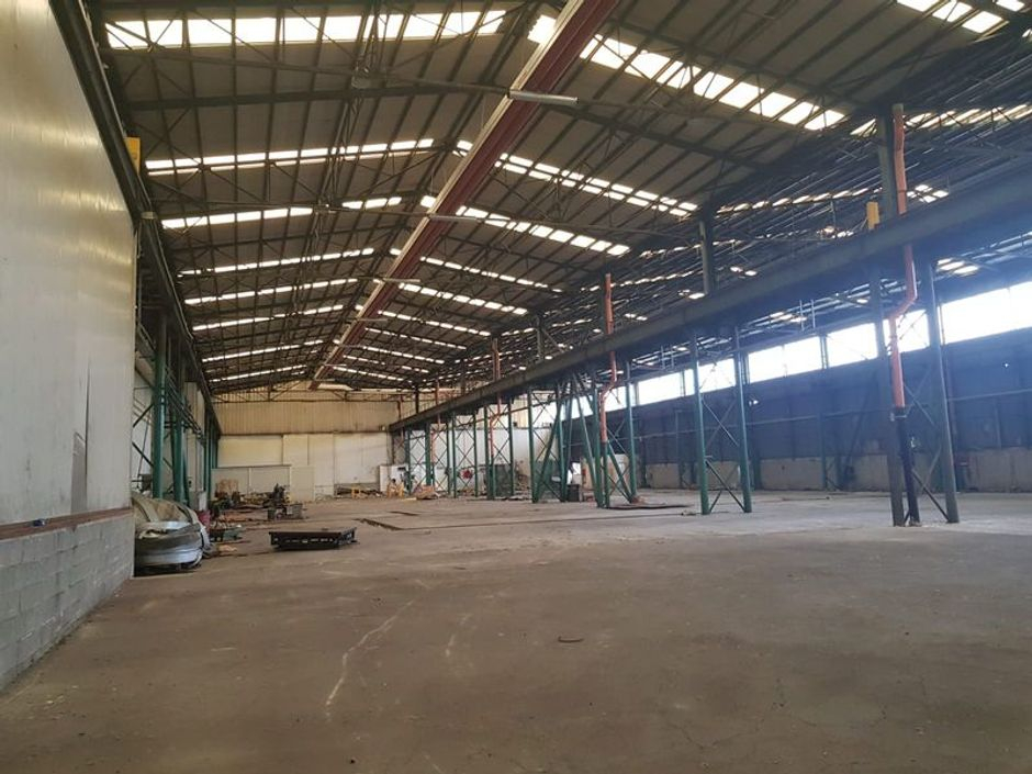 #11182 Complesso immobiliare con capannoni, palazzina uffici e servizi in vendita - foto 16