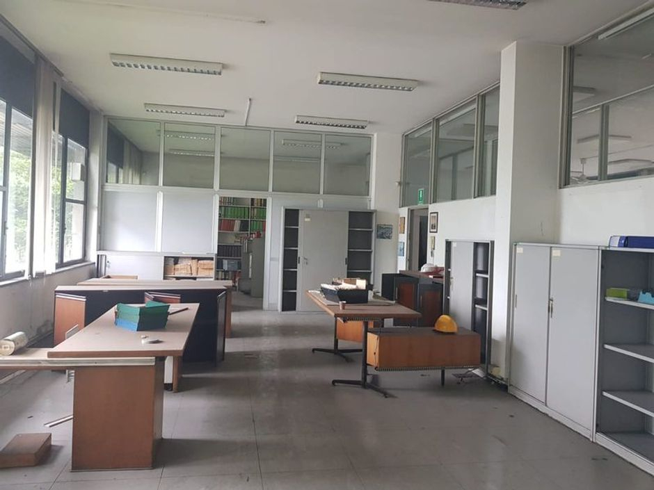 #11182 Complesso immobiliare con capannoni, palazzina uffici e servizi in vendita - foto 24