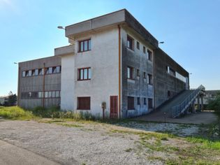 Capannoni artigianali in vendita