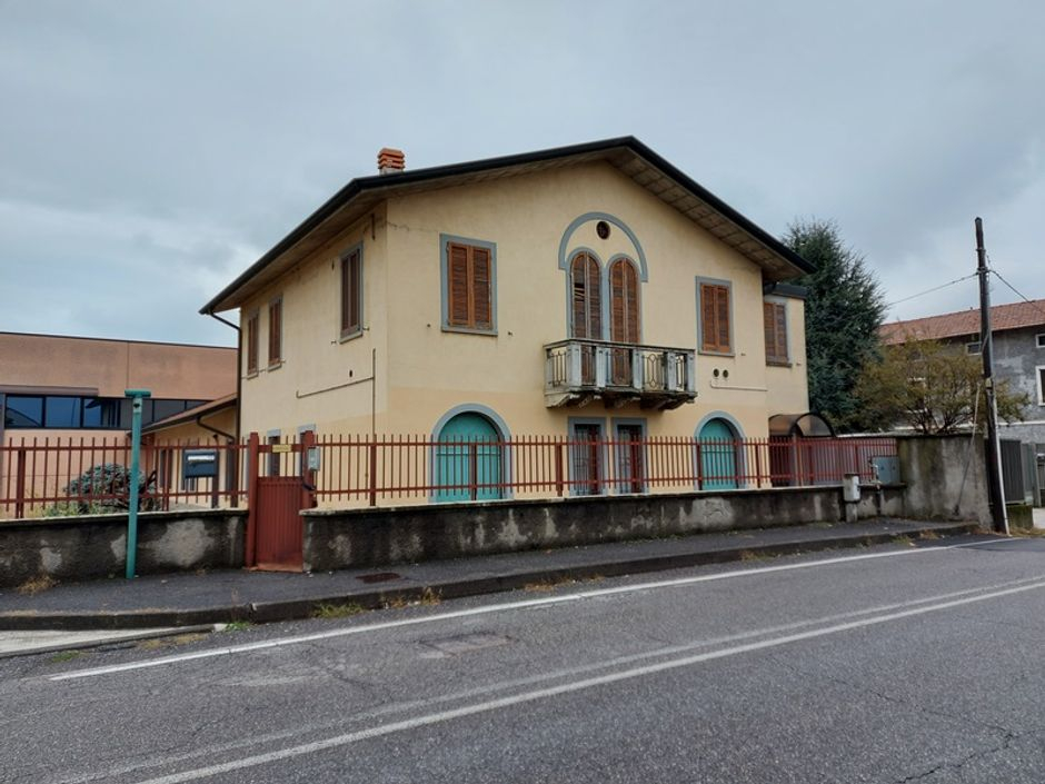 #11495 Complesso di immobili, mobili ed impianto fotovoltaico in vendita - foto 2