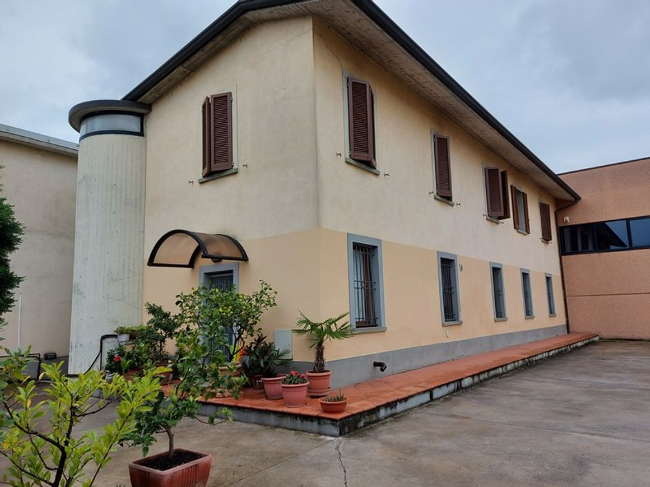 #11495 Complesso di immobili, mobili ed impianto fotovoltaico in vendita - foto 5