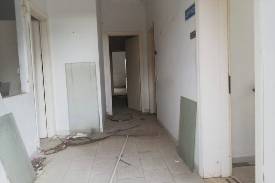 #11525 Opificio con palazzina uffici e corte esclusiva in vendita - foto 9