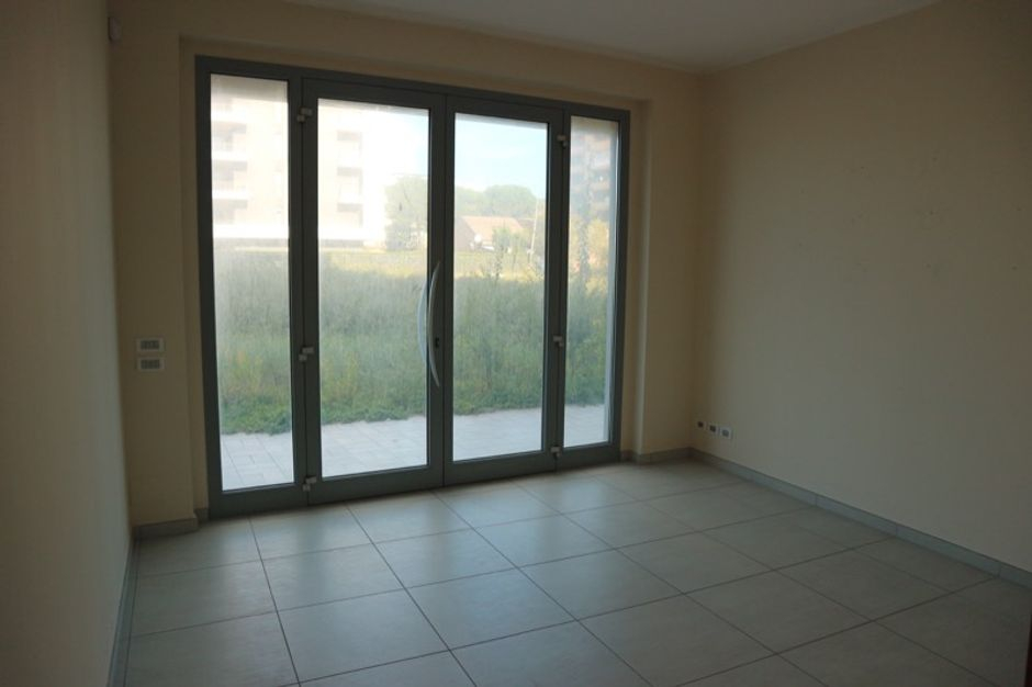 #11590 Locale commerciale al piano terra (sub 24) in vendita - foto 4